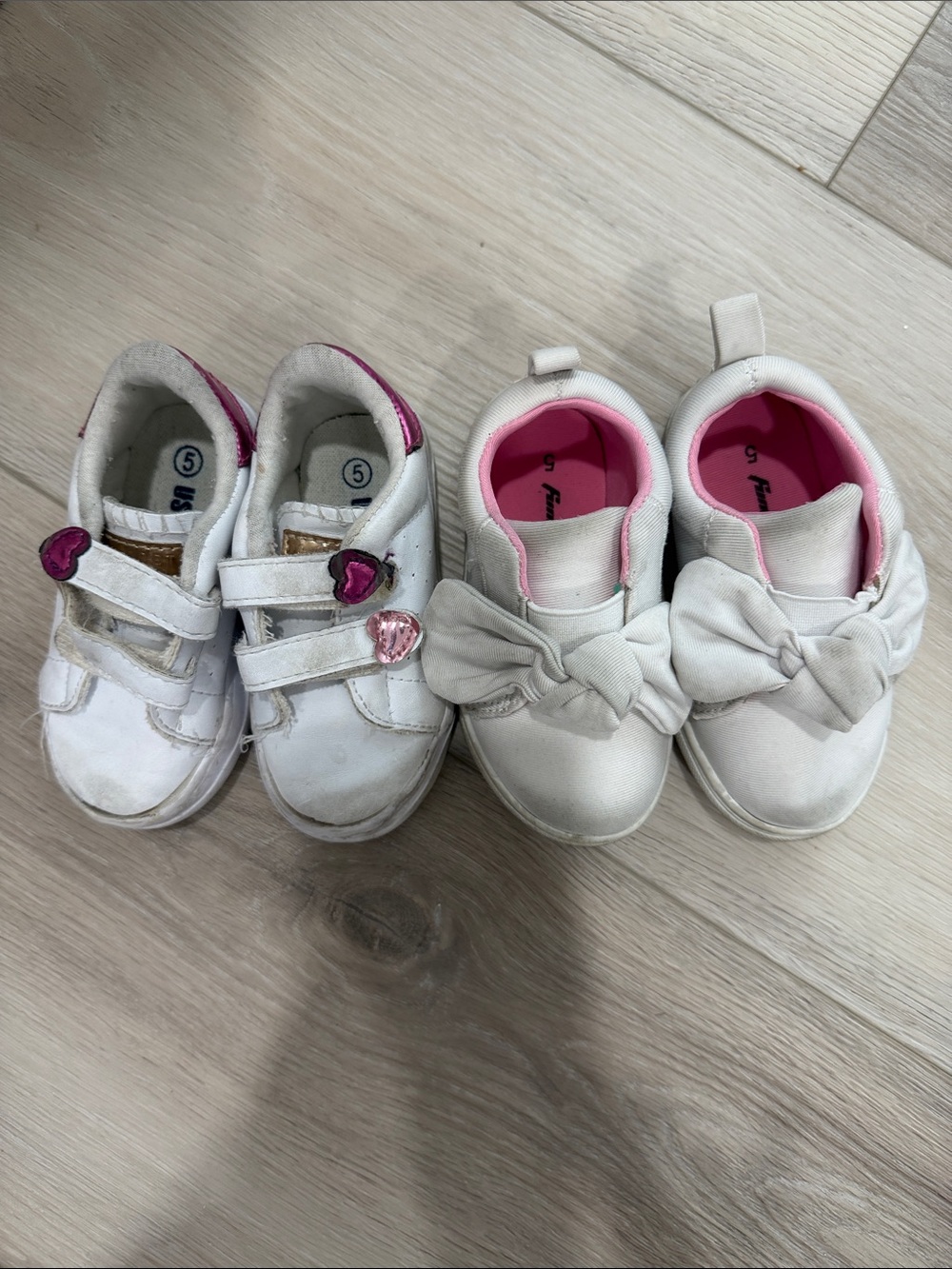 Kids White shoe bundle size 5 toddler - Slip-On Bow Sneakers & hearts